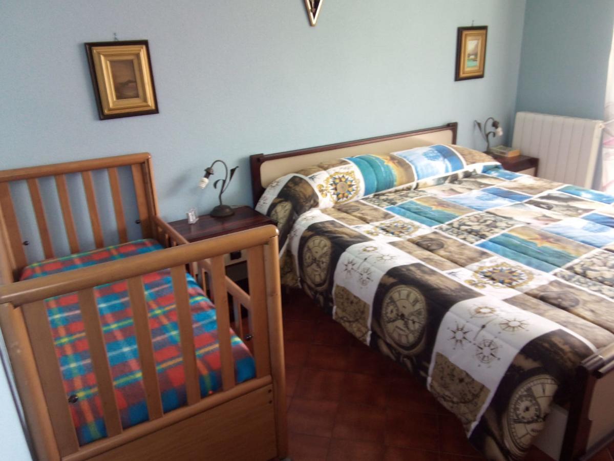 Condominio Ariazzurra S. Bart. San Bartolomeo al Mare Kültér fotó