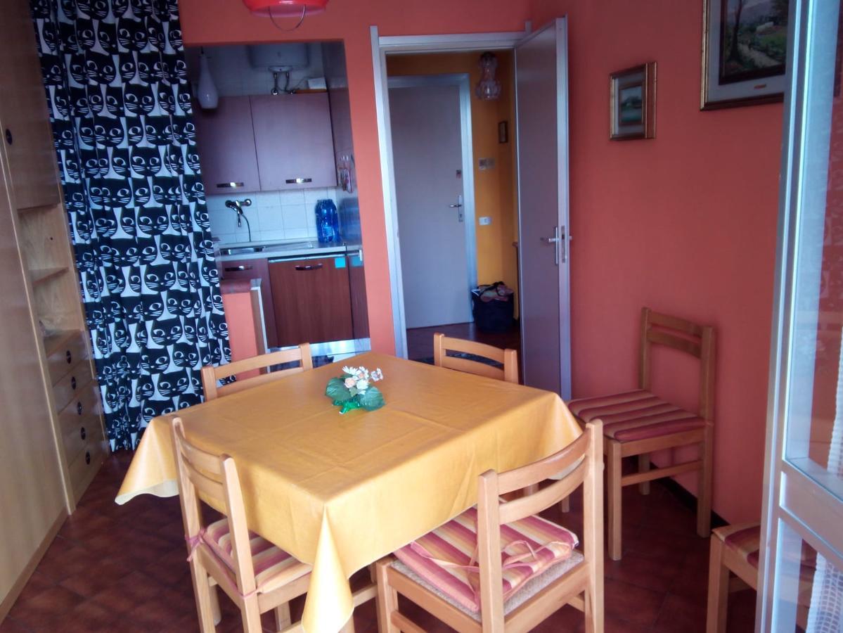 Condominio Ariazzurra S. Bart. San Bartolomeo al Mare Kültér fotó